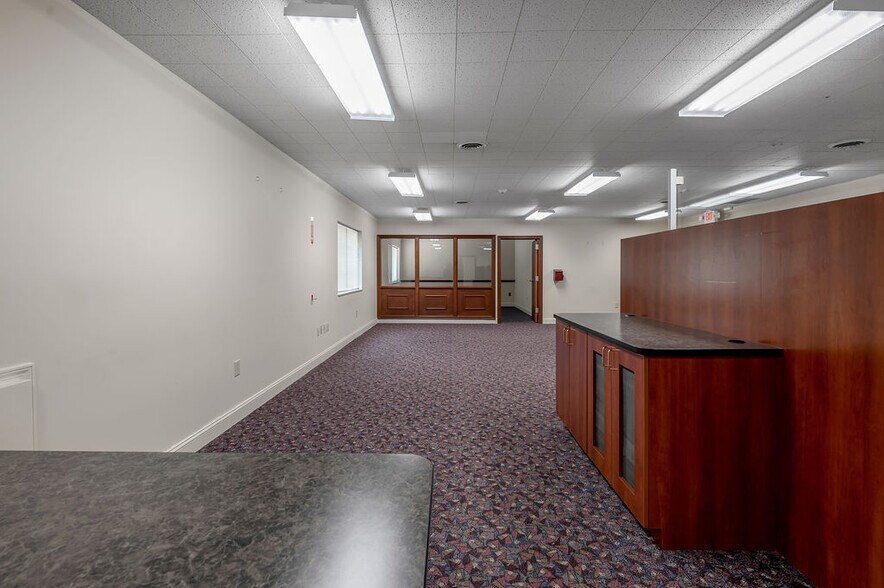 More Photos Of 250 Crossfield Dr, Versailles Industrial For Lease