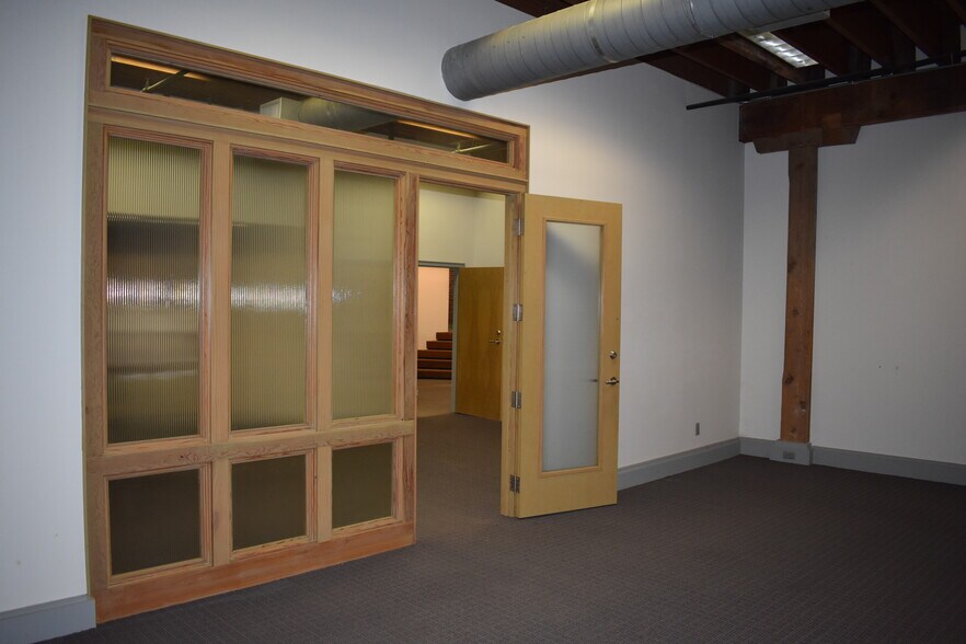 More Photos Of 250-260 Commerce St, Montgomery Medical For Sale