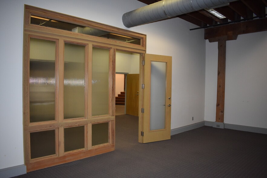 More Photos Of 260 Commerce St, Montgomery Medical For Sale