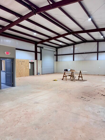 More Photos Of 2201 Executive Park Dr, Opelika Light Distribution For Lease