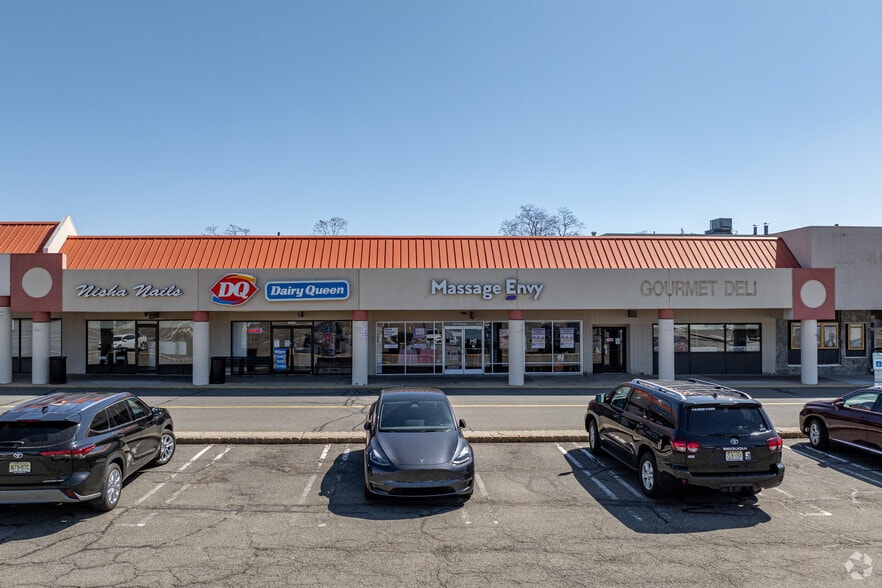 More Photos Of 1210 Hamburg Tpke, Wayne Unknown For Lease