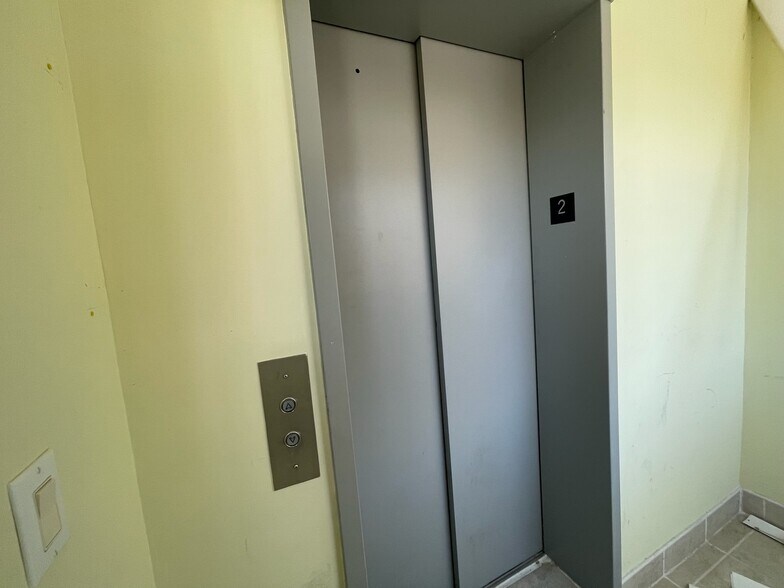 More Photos Of 41-13 149th Pl, Flushing Storefront Retail Office For Lease