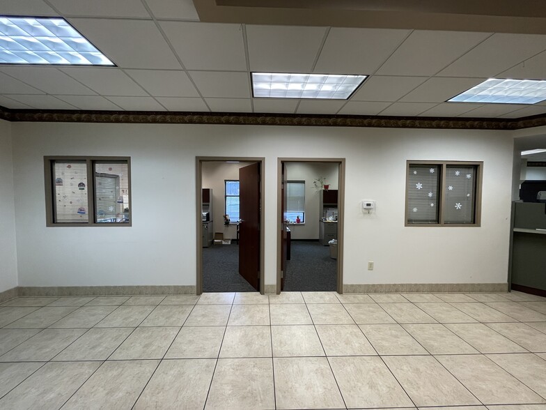 More Photos Of 7215 Riverport Plaza Dr, Louisville Freestanding For Sale