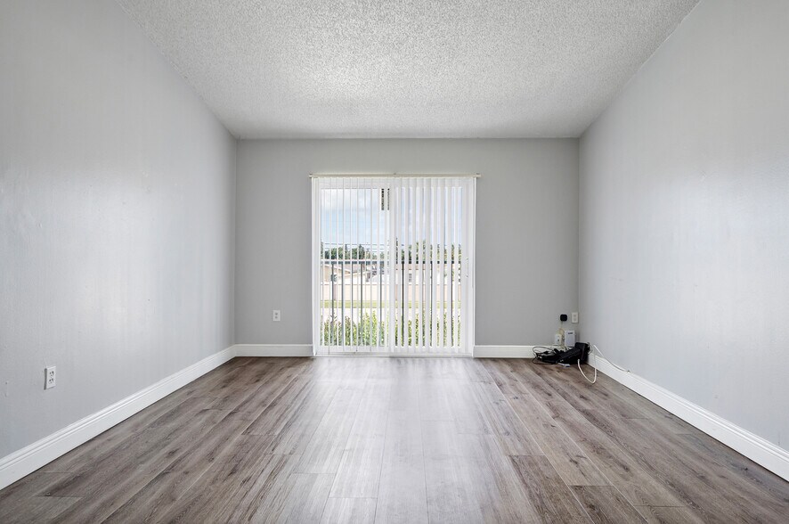 More Photos Of 700-728 SW 81st Ter, North Lauderdale Apartments For Sale