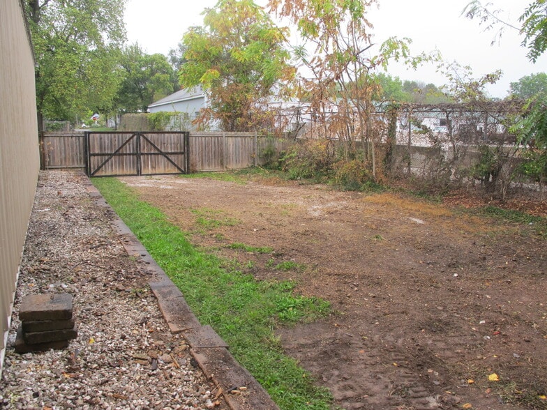 More Photos Of 1370 E Thoman St, Springfield Warehouse For Sale