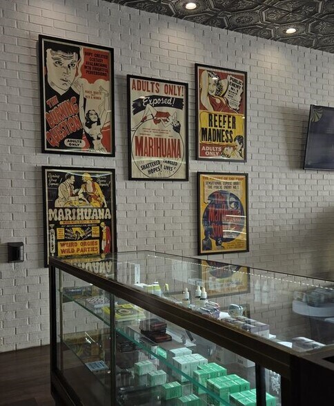 More Photos Of 14000 Ventura Blvd, Sherman Oaks Freestanding For Sale