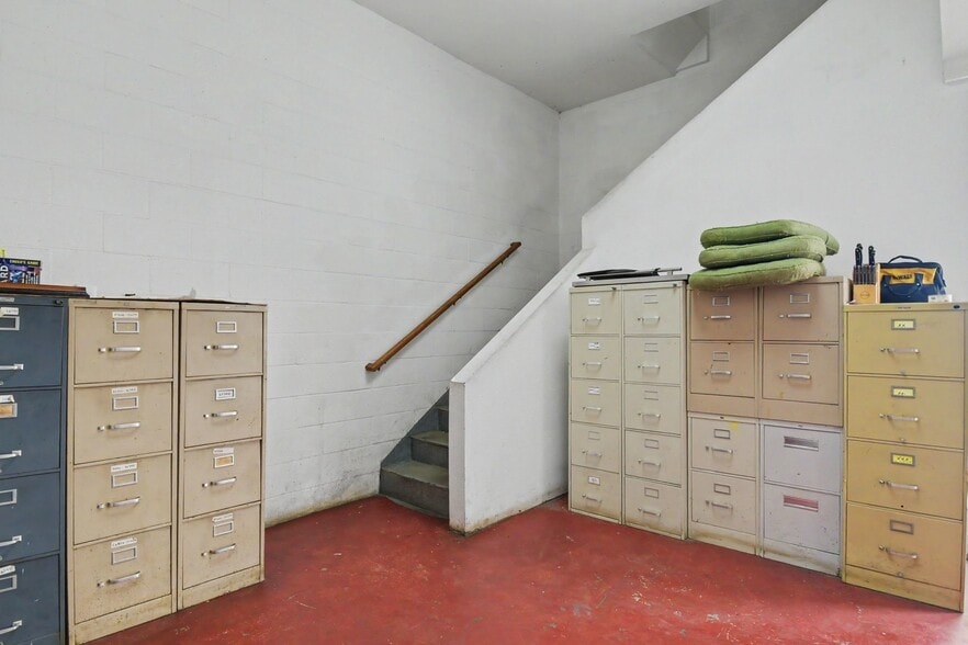 More Photos Of 1235-1239 Cushman Ave, San Diego Service For Sale
