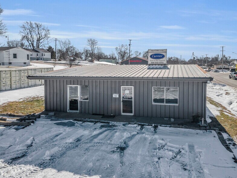 More Photos Of 700 Waters St, Carrollton Freestanding For Sale