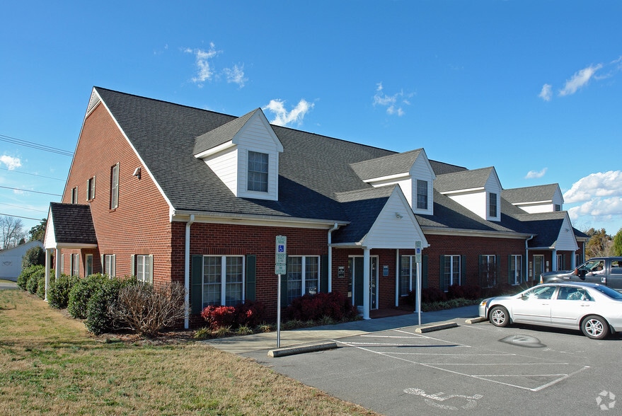 More Photos Of 3802 Clemmons Rd, Clemmons Office For Lease