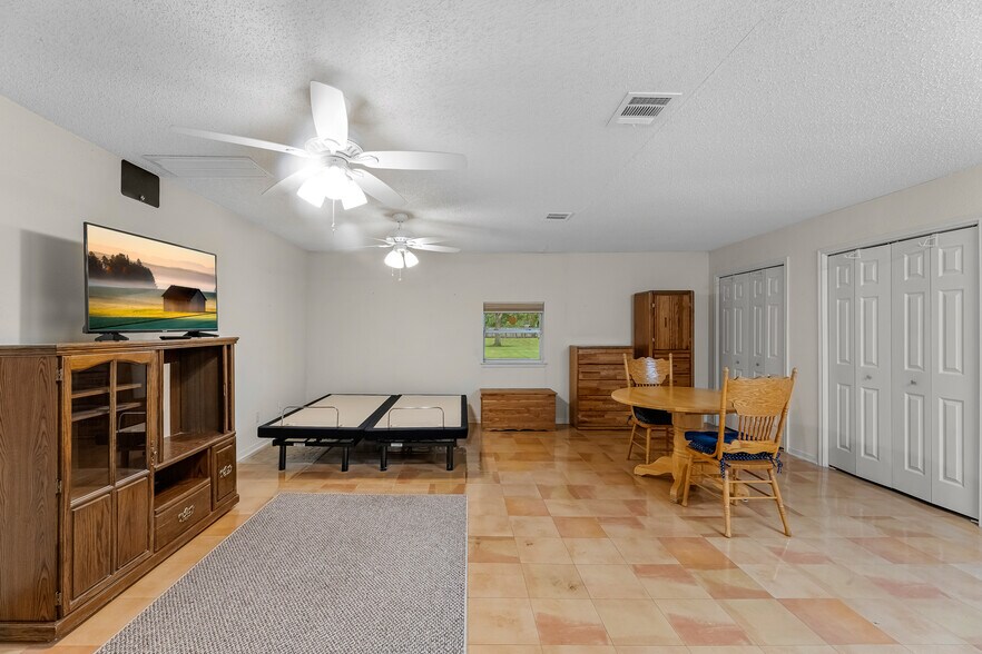 More Photos Of 7315 Pine St, Manvel Industrial For Sale