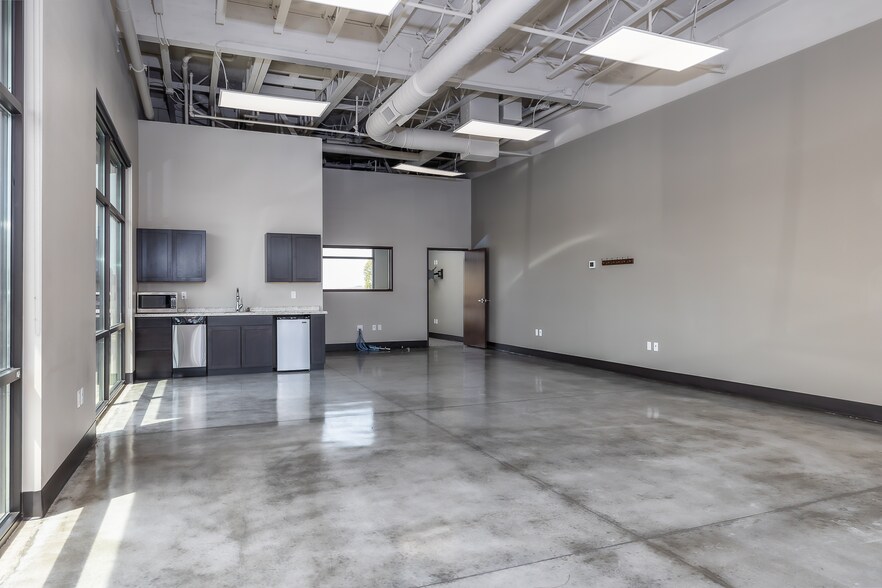 More Photos Of 5453 Ridgeline Dr, Kennewick General Retail For Lease