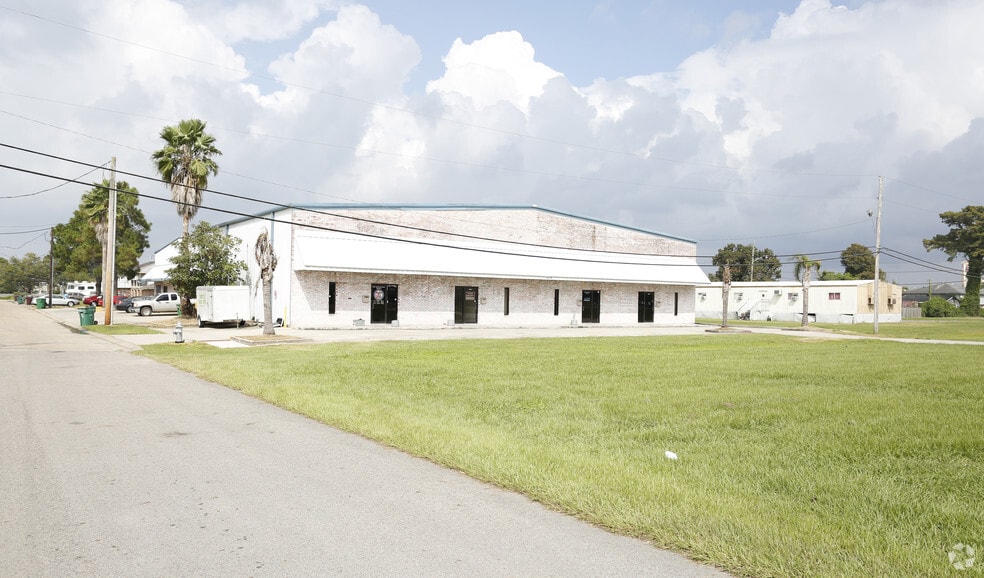 Primary Photo Of 200 Veterans Blvd, Kenner Warehouse For Lease