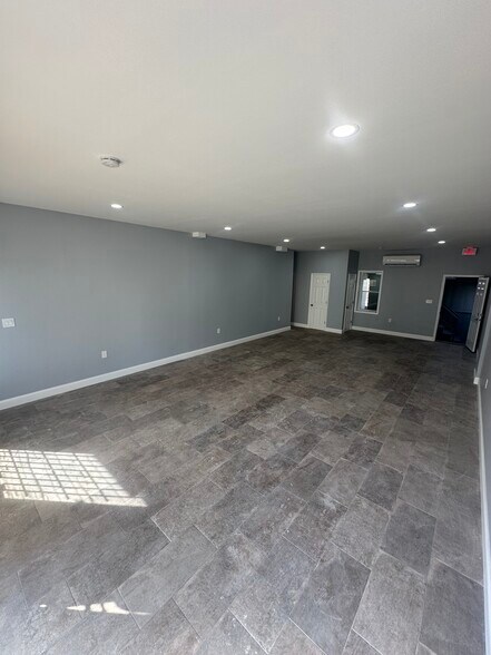 More Photos Of 1468-1472 Baldwin St, Waterbury Storefront Retail Residential For Sale