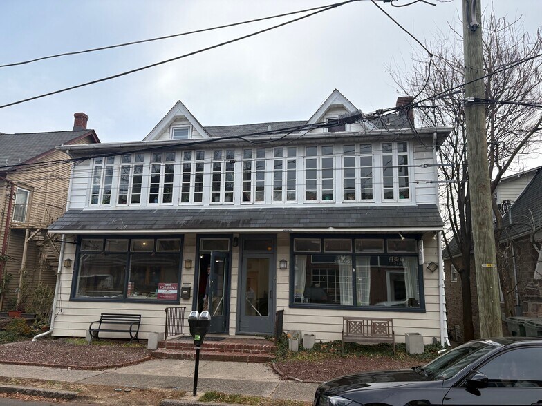 Primary Photo Of 20-22 E Oakland Ave, Doylestown Apartments For Lease