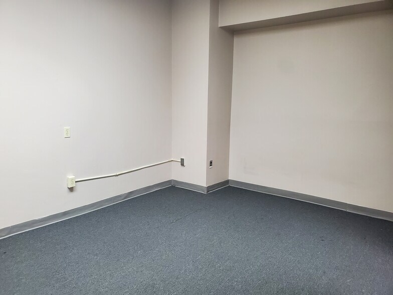 More Photos Of 8400 Bustleton Ave, Philadelphia Medical For Lease