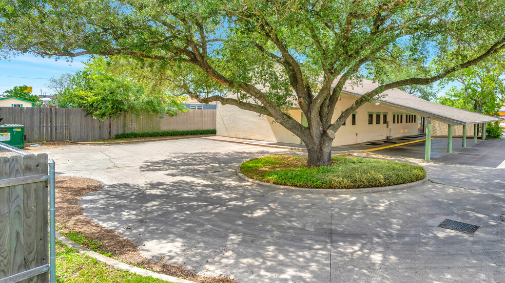 Primary Photo Of 3401 Houston Hwy, Victoria Daycare Center For Sale