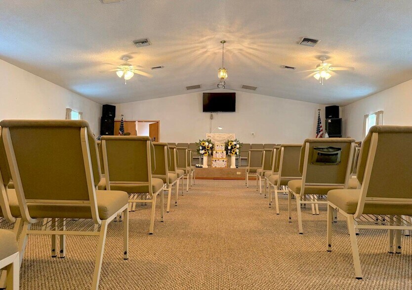 More Photos Of 101 Sesame St, Palatka Specialty For Sale