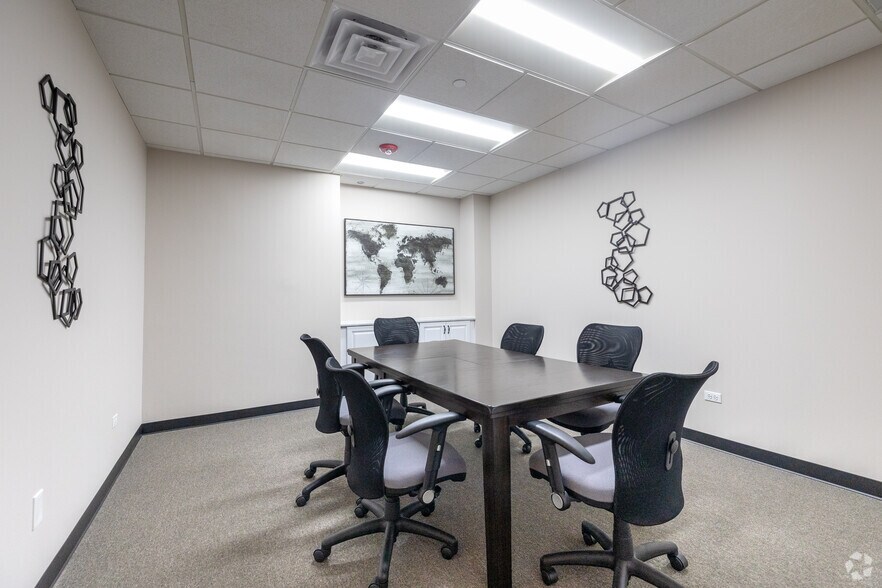 More Photos Of 387 Shuman Blvd, Naperville Medical For Sale