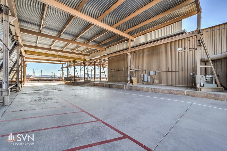 More Photos Of 6670 Gomer Rd, Las Vegas Manufacturing For Sale