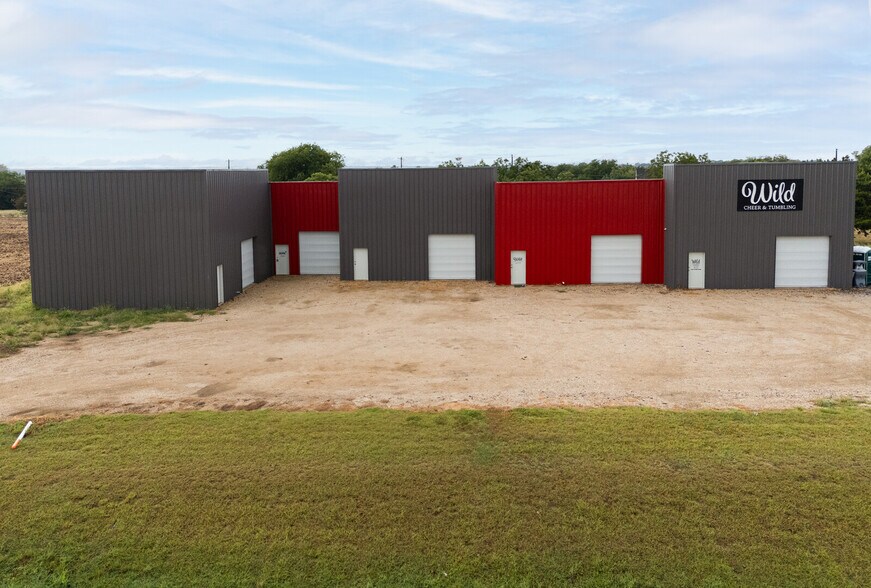 More Photos Of 6854 Old Lorena Rd, Lorena Coworking Space