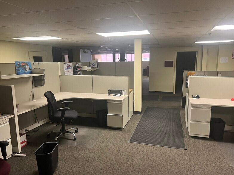 More Photos Of 570 Tolland St, East Hartford Distribution For Sale