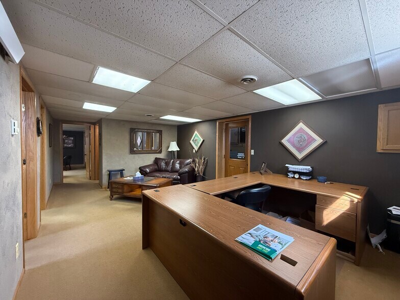 More Photos Of 35 5th Ave, Belle Fourche Office For Sale