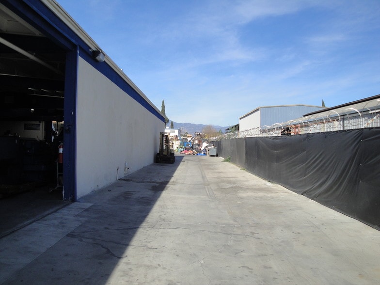 More Photos Of 10807 Rush St, South El Monte Distribution For Lease