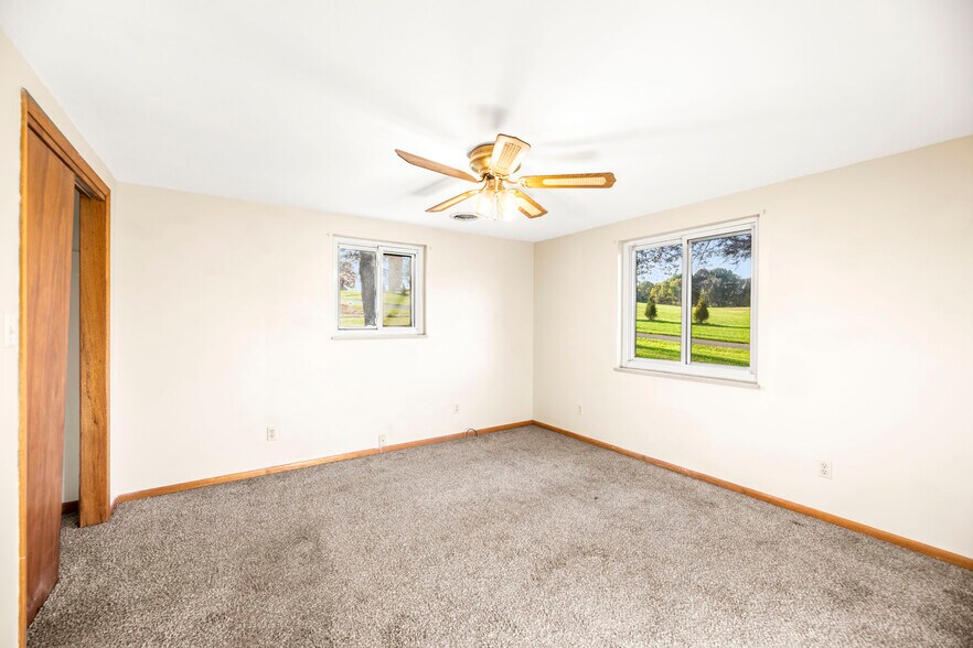 More Photos Of 310 Goose Creek Rd, Dandridge Office For Sale