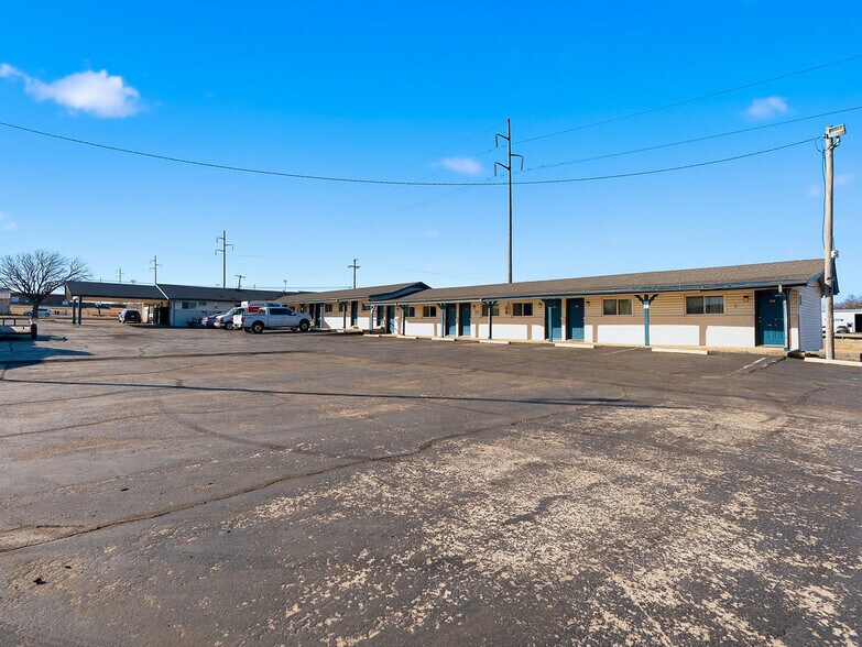 More Photos Of 1900 No Broadway Ave, Ada Hotel For Sale