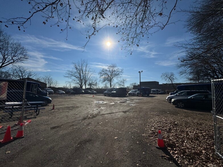 More Photos Of 28-38 Burnett Ave, Maplewood Manufacturing For Lease