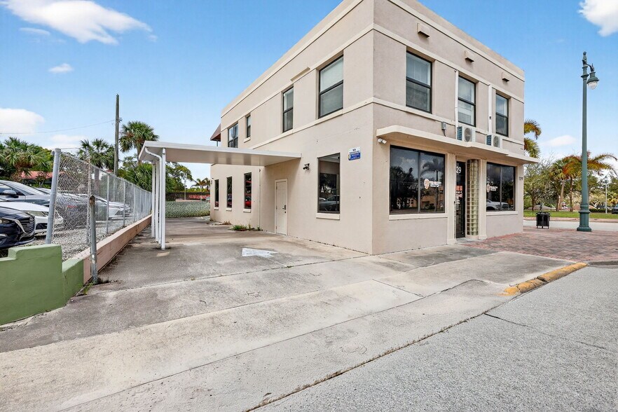 More Photos Of 129 N 5th St, Fort Pierce Storefront Retail Residential For Lease