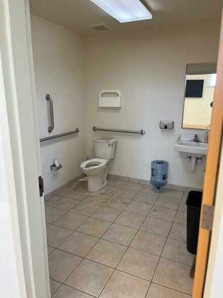 More Photos Of 2275 Bridge St- Unit 23-C, Philadelphia Office For Lease