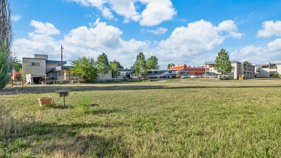 More Photos Of 1702 E Main St, Montrose Hotel For Sale