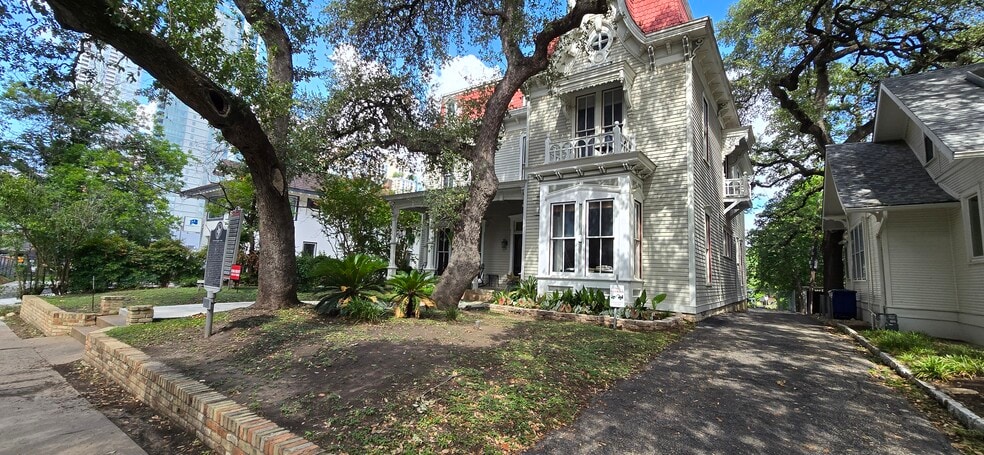 More Photos Of 702 Rio Grande St, Austin Office For Lease