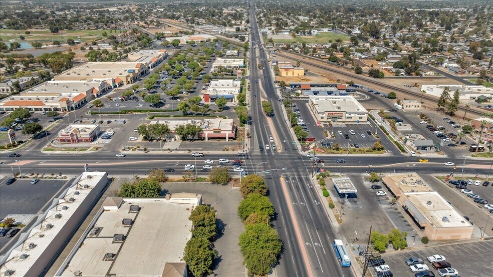 More Photos Of 580 N 11th Ave, Hanford Freestanding For Lease