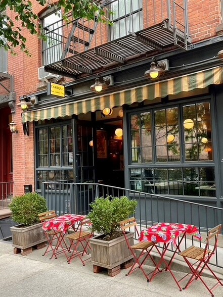 Primary Photo Of 447 Bergen St, Brooklyn Restaurant For Lease