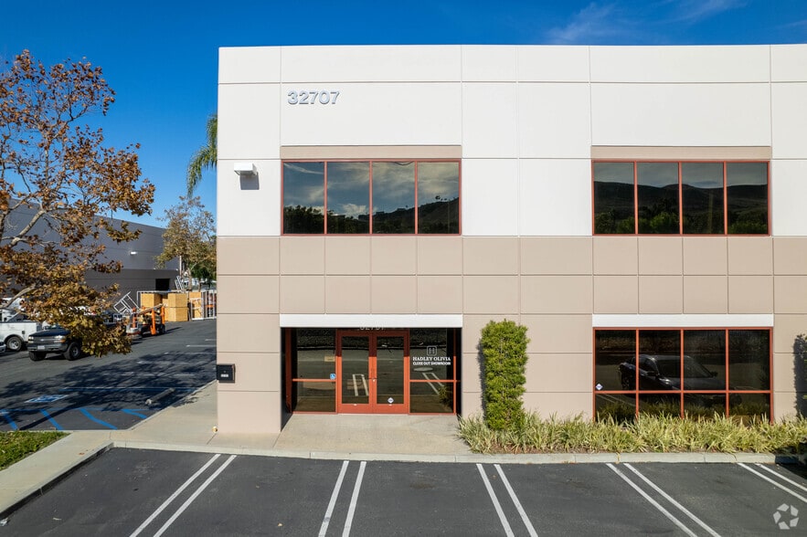 More Photos Of 32421-32423 Calle Perfecto, San Juan Capistrano Warehouse For Lease