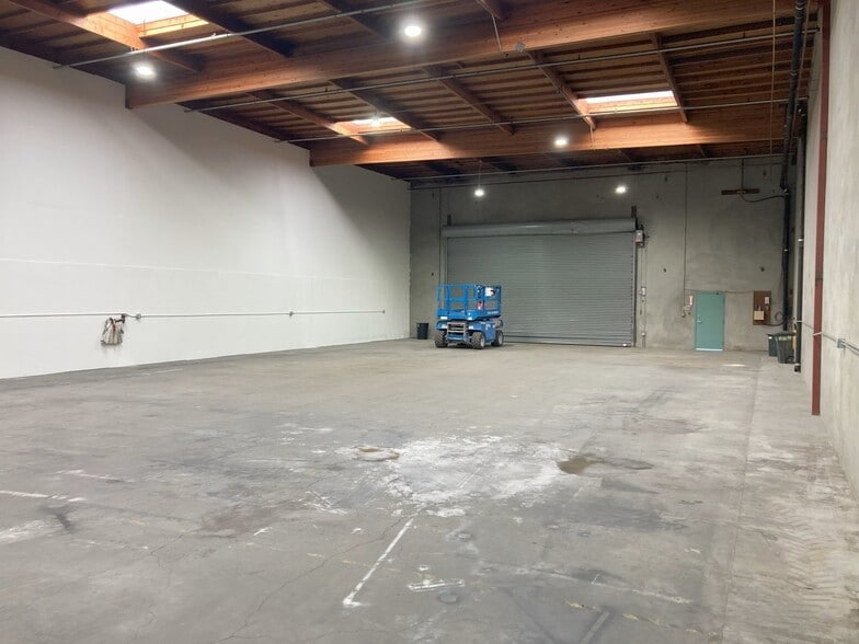 More Photos Of 1000 Quesada Ave, San Francisco Warehouse For Lease