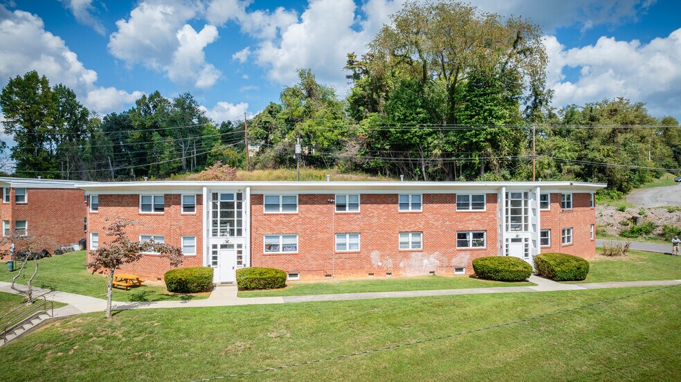 More Photos Of 132 Mesa Ln, Bristol Apartments For Sale