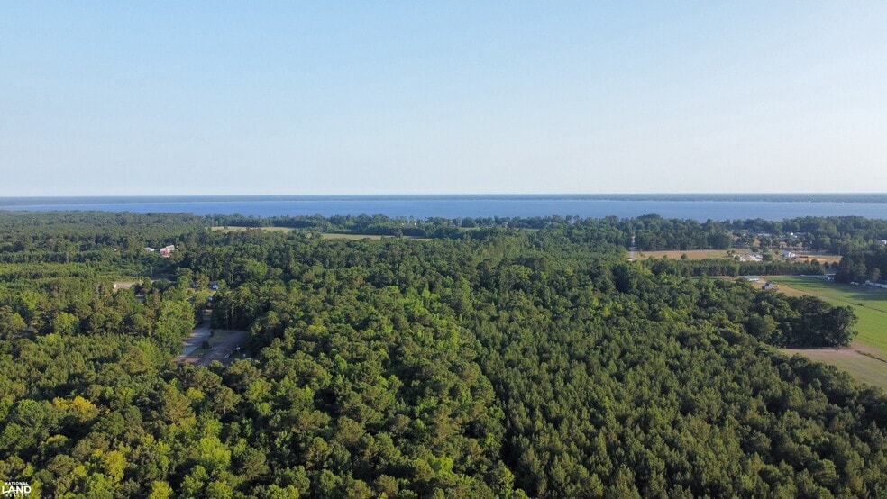 More Photos Of 206 Wannish Ave, Lake Waccamaw Congregate Senior Housing For Sale