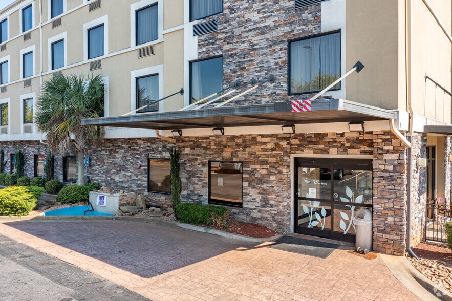 More Photos Of 109 Florence Dr, Bogart Hotel For Sale