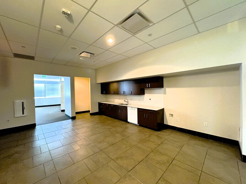 More Photos Of 1435 Garrison St, Lakewood Office For Sale