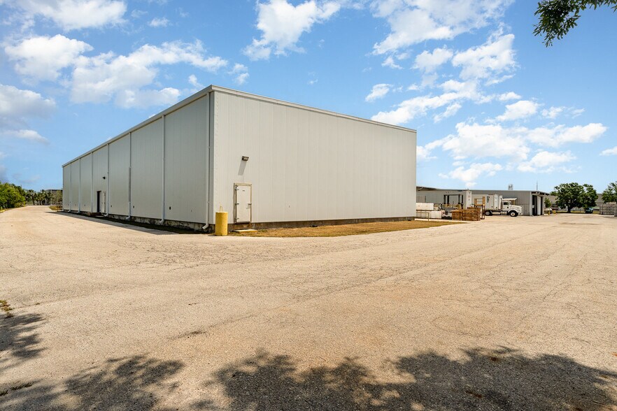 More Photos Of 2105 S Dock St, Palmetto Food Processing For Sale