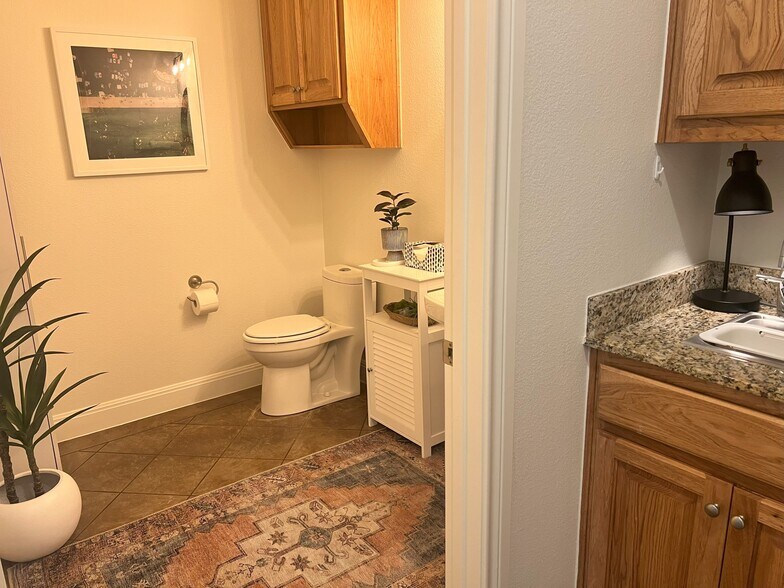More Photos Of 11183 Circle, Austin Office For Lease
