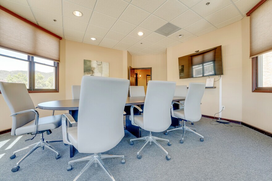 More Photos Of 41911 5th St, Temecula Office For Lease