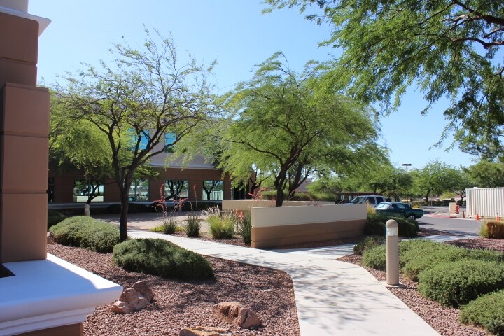 More Photos Of 5135 Camino Al Norte Rd, North Las Vegas Office For Lease