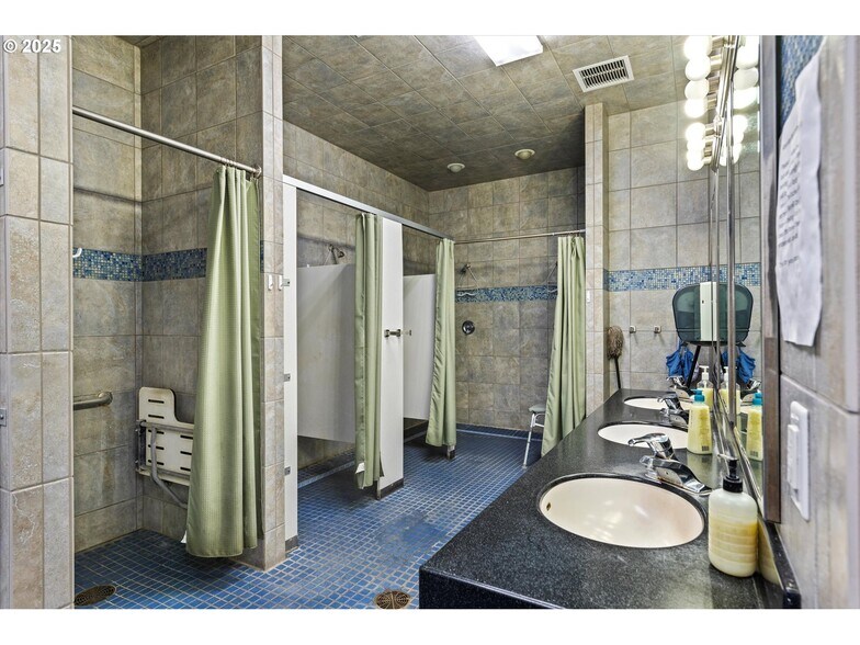 More Photos Of 2519 Cove Ave, La Grande Healthcare For Sale