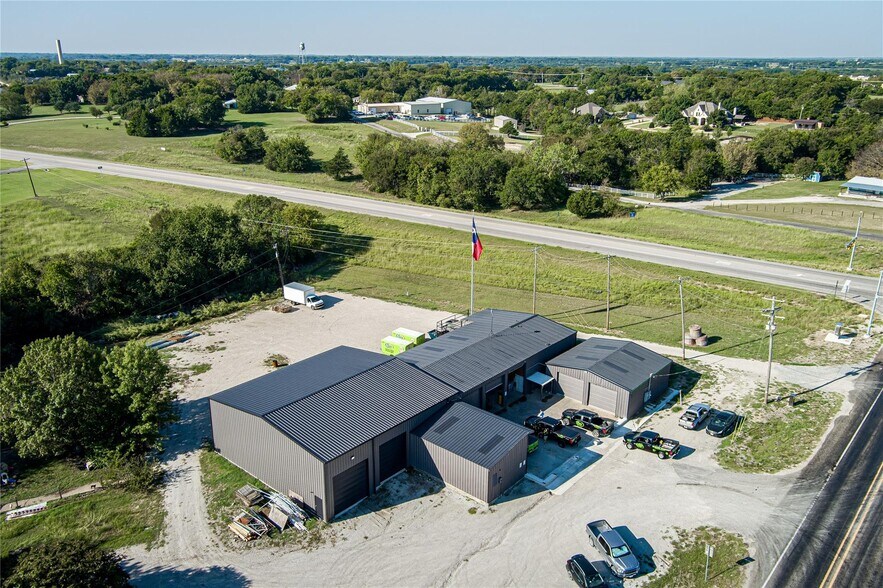 Primary Photo Of 600-608 FM 981, Blue Ridge Warehouse For Sale