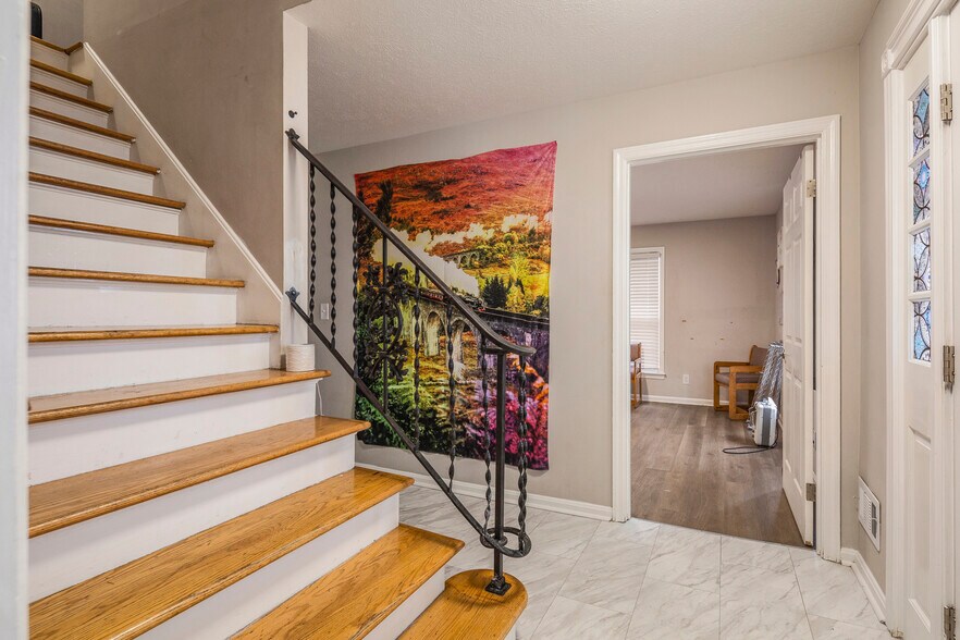 More Photos Of 6019 Preston Hwy, Louisville Office For Sale