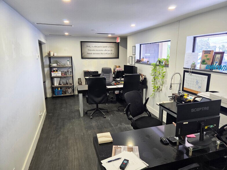 More Photos Of 51 SW 5th St, Pompano Beach Warehouse For Lease